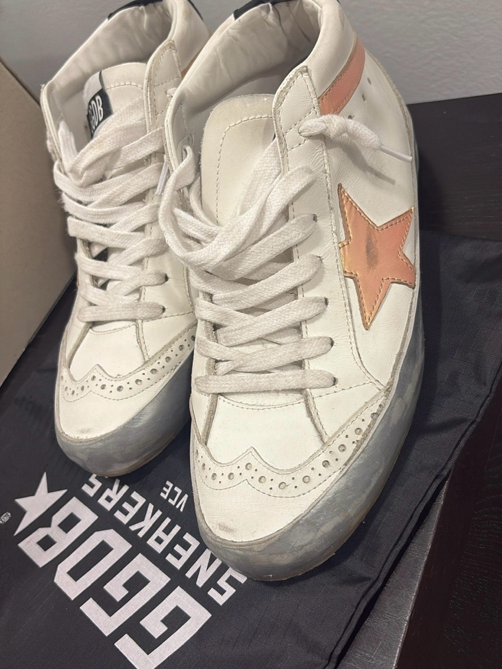 GGDB White Leather Women’s Sneakers with Pink Star Accent